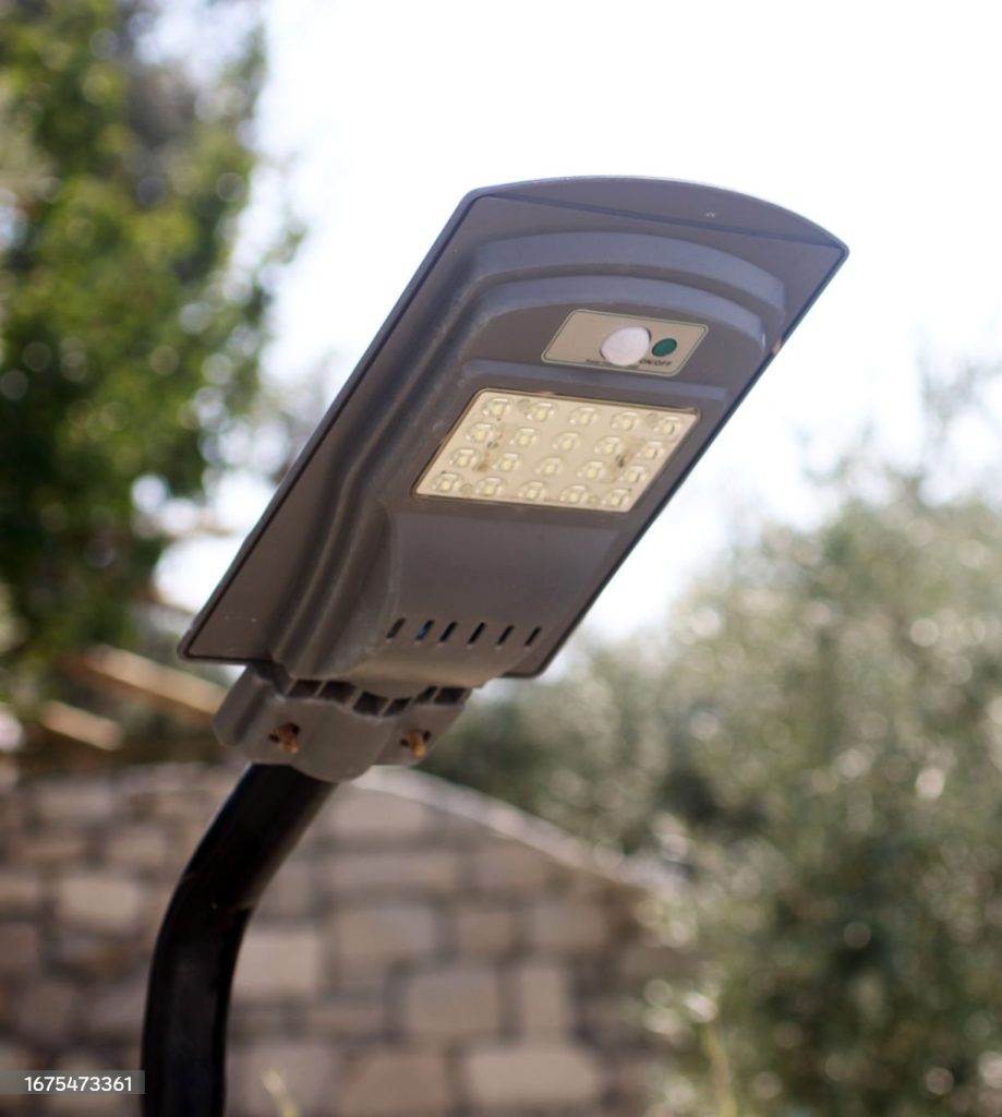 لامپ خیابانی خورشیدی solar street light